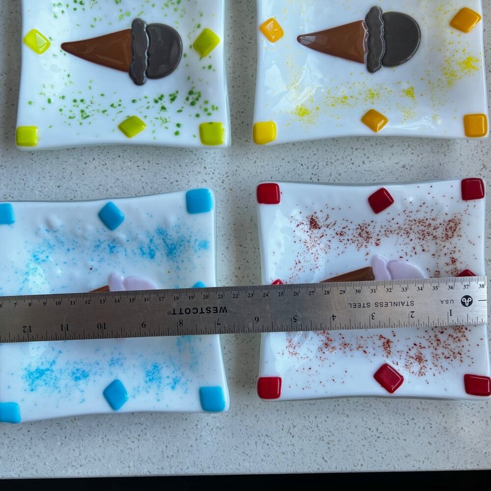 Set Of 4 Handcrafted Fused Glass Ice Cream Bowls With Colorful Borders - Picture 7 of 12